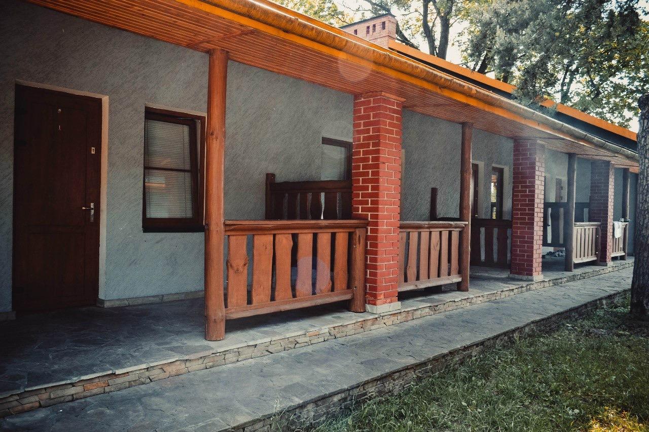 Tri Dorogi Hotel Leópolis Exterior foto