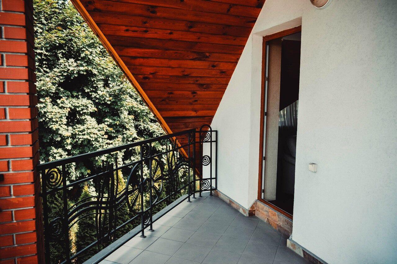 Tri Dorogi Hotel Leópolis Exterior foto